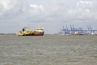 Medway ship Hopper Dredge vessel, Port of Felixstowe River Orwell Stour estuary, Suffolk Essex,