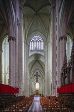 Choir and nave, Romanesque-Gothic Saint-Julien du Mans Cathedral, Le Mans, Sarthe department, Pays
