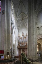Queerhaus with organ, Romanesque-Gothic Saint-Julien du Mans Cathedral, Le Mans, Sarthe department,