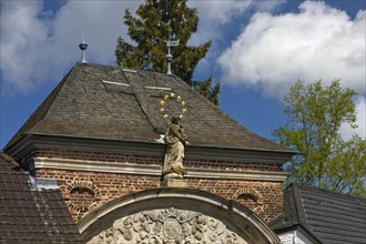 Gatehouse with Madonna figure, Eppinghoven Monastery, former abbey of the Cistercian nuns, Neuss,