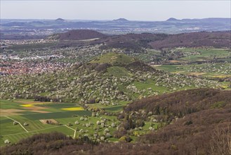 Breitenstein near Ochsenwang, rocky outcrop of the Swabian Alb, 811 metre high rocky plateau, view