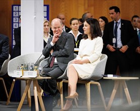 (L-R) Olaf Scholz, Federal Chancellor, and Annalena Baerbock, Federal Foreign Minister, in
