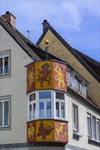 Pointed gable and painted bay window, Kaufbeuern, Allgaeu, Swabia, Bavaria, Germany, Europe