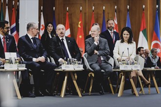 (R-L) Annalena Baerbock (Alliance 90/The Greens), Federal Foreign Minister, Olaf Scholz (SPD),