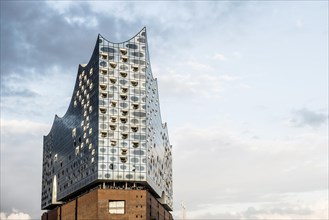 Elbe Philharmonic Hall, sunset, architects Herzog & De Meuron, Hafencity, Hamburg, Germany, Europe