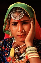 Hindu girl, portrait, traditional dress, Diwali festival, Thar desert, India, Asia