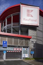 Kaufland multi-storey car park in Hattingen, Ennepe-Ruhr district, North Rhine-Westphalia, Germany,