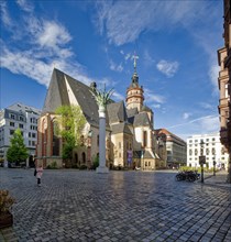 Nikolaikirche with the Nikolaisaeule by Markus Glaeser in memory of the Monday demonstrations,