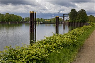 Path at the headwater of the Wanne-Eickel lock system, Rhine-Herne Canal, Herne, North