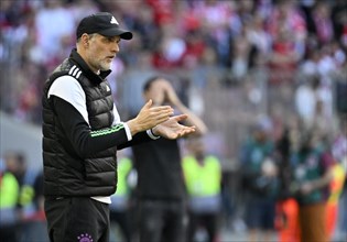 Coach Thomas Tuchel FC Bayern Munich FCB clapping his hands in encouragement, gesture, gesture,