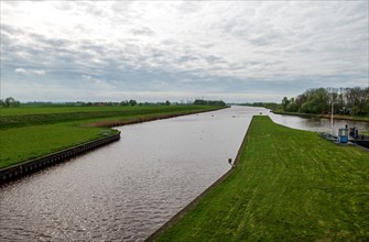 View from the Nieuwe Statenzijl lock of the Westerwolder Aa and Reiderwolder polder (from right),