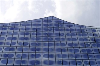 Elbe Philharmonic Hall, Architects Herzog & De Meuron, Hafencity, Hamburg, Close-up of a blue glass