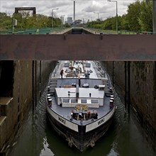 The motor tanker Wiki in the lock system Wanne-Eickel, Neue Suedschleuse, Rhine-Herne Canal, Herne,