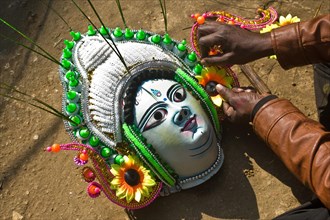 Craftsman making a Purulia Chhau mask, Purulia Chhau dance, West Bengal, India, Asia