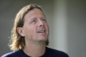 Coach Bo Henriksen 1. FSV Mainz 05, Portrait, View upwards, Voith-Arena, Heidenheim,