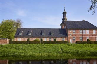 Castle moat and castle outside Husum, North Friesland district, Schleswig-Holstein, Germany, Europe