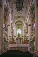 Choir with altar, Romanesque-Gothic Saint-Julien du Mans Cathedral, Le Mans, Sarthe department,