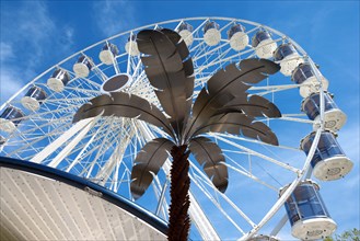 Ferris wheel with metal Palm tree, Spring Festival Deggendorf, Lower Bavaria, Bavaria, Germany,