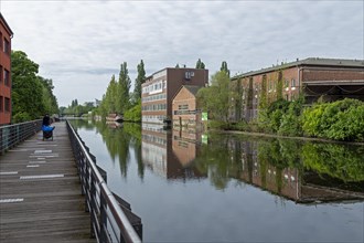 Boats, building, jetty, reflection, Veringkanal, Wilhelmsburg, Hamburg, Germany, Europe