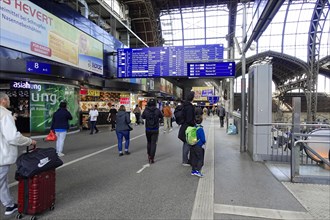 Hamburg Central Station, Hamburg, Germany, Europe, Lively scene in a railway station concourse with