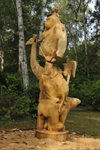 Large wooden sculpture with various zoo animals in progress, Nuremberg Zoo, Am Tiergarten 30,