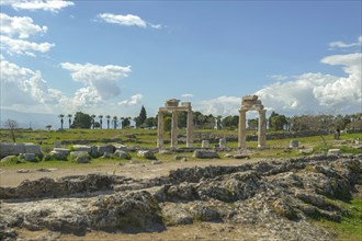 Ancient city of Hierapolis, Pamukkale, Denizli, UNESCO World Heritage Site, Anatolia, Turkey, Asia