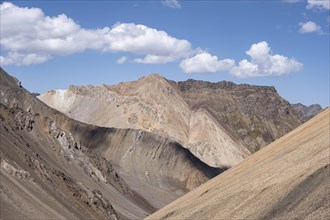 Colourful mountain landscape, Chong Ashuu Pass, Tien Shan, Kyrgyzstan, Asia