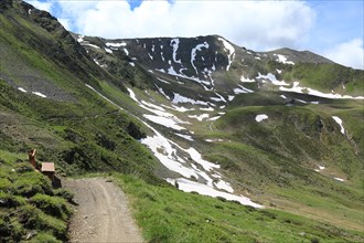 Trail from Wetterkreuzhuette to Zupalseehuette, Virgen, Venediger Berggruppe, Tyrol, Austria,