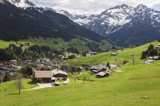 View of Mittelberg, behind Widderstein and Kleiner Widderstein, Kleinwalsertal, Vorarlberg,