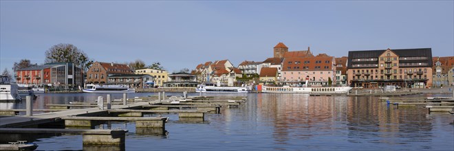 Town panorama with town harbour on Lake Mueritz, St. Georgen Church, Waren, Mueritz, Mecklenburg