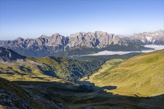 Mountain panorama, view of rocky mountain peaks of the Sesto Dolomites, Carnic main ridge, Carnic