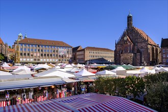 Auer Dult on the main market square, with Church of Our Lady, Nuremberg, Middle Franconia,