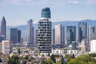 From the Goetheturm you have a clear view of the Henninger Tower and the Frankfurt banking skyline