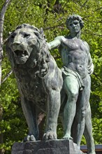 Sculpture with lion at the entrance to the Nuremberg Zoo, designed by Philipp Kittler in 1912,