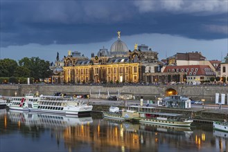Elbe, paddle steamer, Bruehl's Terrace, Academy of Fine Arts, Dresden, Free State of Saxony,
