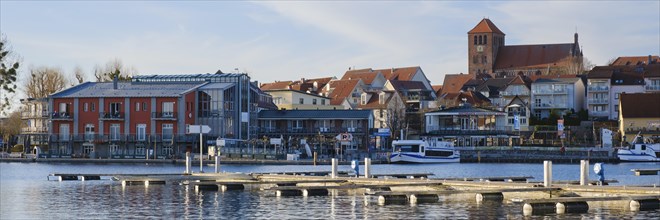 Town panorama with town harbour on Lake Mueritz, St. Georgen Church, Waren, Mueritz, Mecklenburg