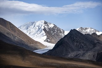 Glaciated and snow-covered peaks, Sary Tor Glacier, Ak Shyrak Mountains, near the Kumtor Gold Mine,