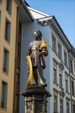 Mohrenbrunnen, fountain with statue on Fronwagplatz in the old town centre of Schaffhausen, Canton