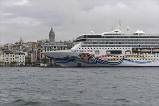 Cruise ship NORWEGIAN SPIRIT, Cruise ship NORWEGIAN SPIRIT, Cruise ship with striking blue wave