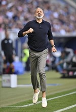 Coach Pellegrino Matarazzo TSG 1899 Hoffenheim engaged on the sidelines, gestures, gesture, PreZero