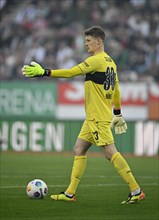 Goalkeeper Alexander Nuebel VfB Stuttgart (33) Gestures, gesture, WWK Arena, Augsburg, Bavaria,