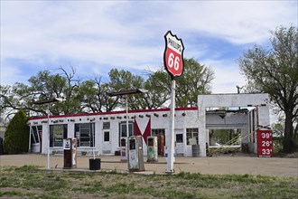 Old Phillips 66 petrol station, Midway Point on Route 66, Adrian, Texas