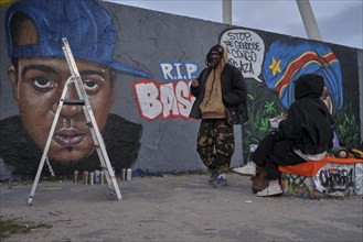 Germany, Berlin, 21.04.2024, Sunday afternoon in Mauerpark, graffiti wall, painting (spray_art) by