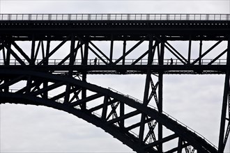 Muengsten Bridge with railway workers, highest railway bridge in Germany between Solingen and
