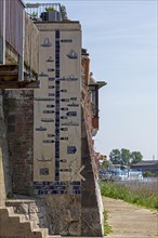 High water mark, harbour, Lauenburg, Schleswig-Holstein, Germany, Europe