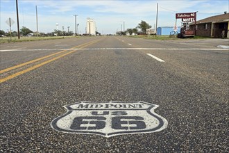 Midpoint, halfway between Los Angeles and Chicago, Route 66, Adrian, Texas