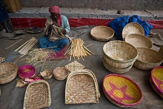 Basket weaver, basketry on sale, Bihar, India, Asia