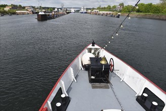 Steamship, paddle steamer, paddle steamer Freya enters the Kiel-Holtenau lock, Schleswig-Holstein,