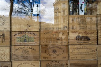 Wine crates in a shop window, Invalides Cathedral, Paris, Ile-de-France, France, Europe