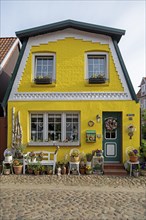 Yellow House, Wallstrasse, Boizenburg, Mecklenburg-Vorpommern, Germany, Europe